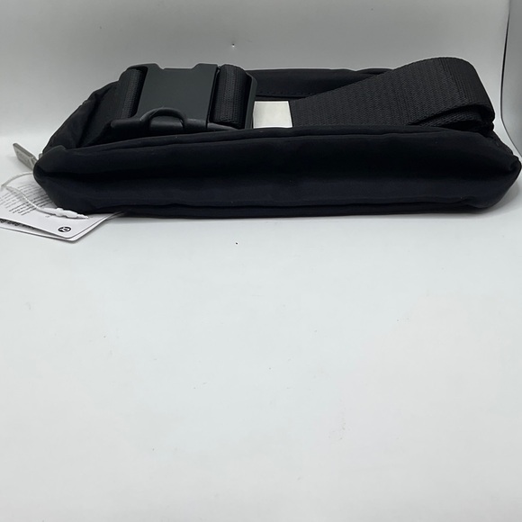 lululemon athletica Midnight Black Belt Bag NWT - Picture 7 of 7